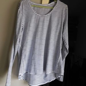 NWT Long-sleeve workout top